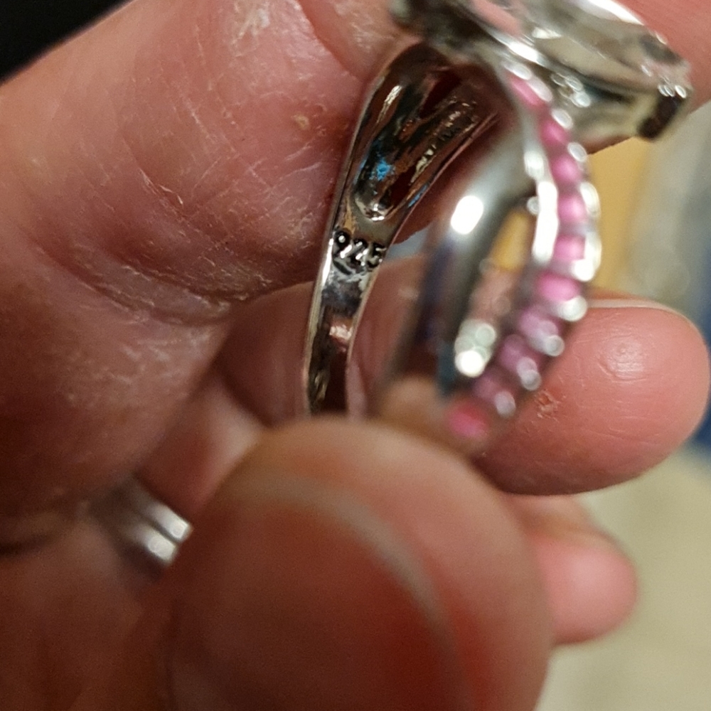 Beautiful ring - Picture 4 of 4